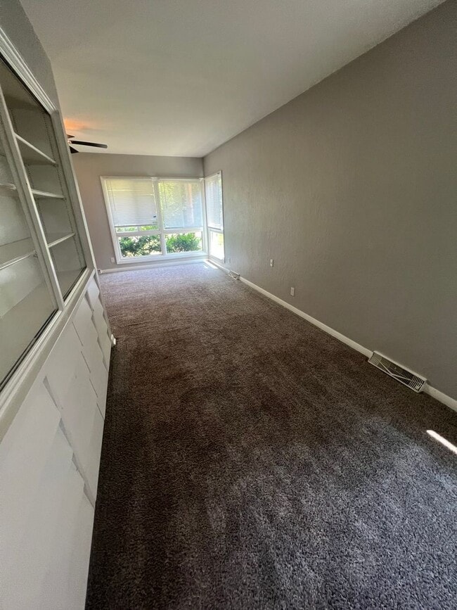 Photo - 3 bedroom Home in Rock Island