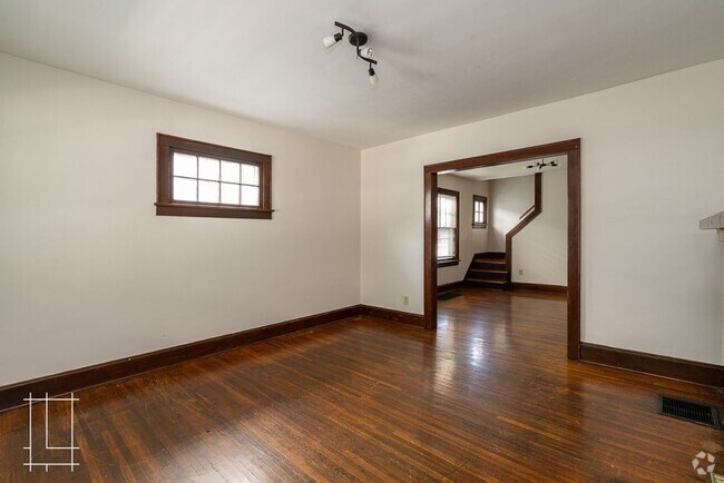 Building Photo - 1448-1450 Summit St. Unit 1450 Summit St. Rental