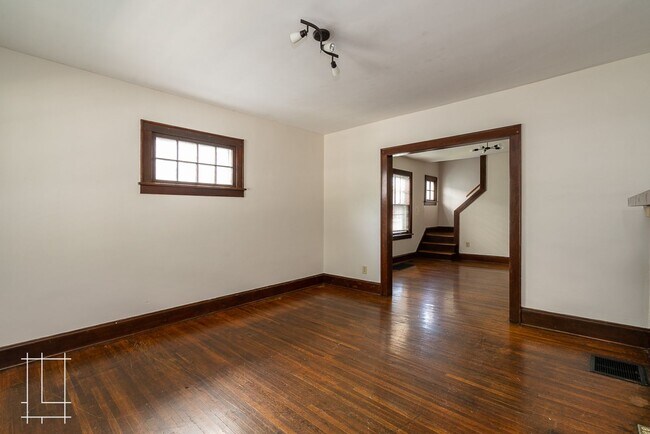 Building Photo - 1448-1450 Summit St. Unit 1450 Summit St. Rental