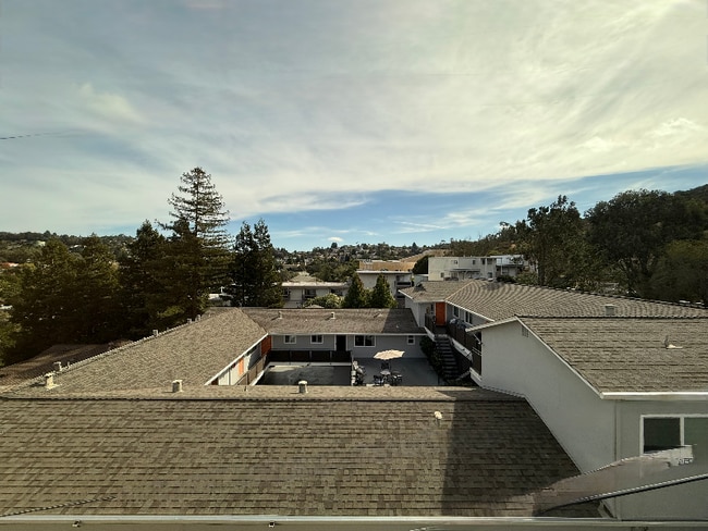 Photo - 1205 Geraldine Way Unidad 7
