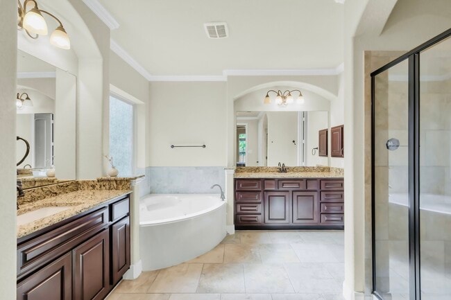 Building Photo - 34 Langstone Place