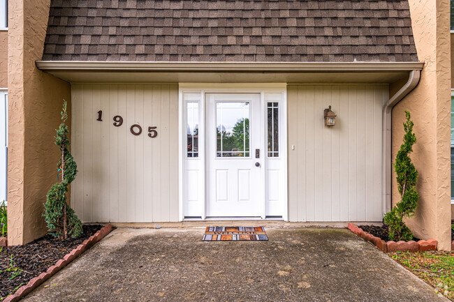 Building Photo - 1905 Waxleaf Green SE Rental