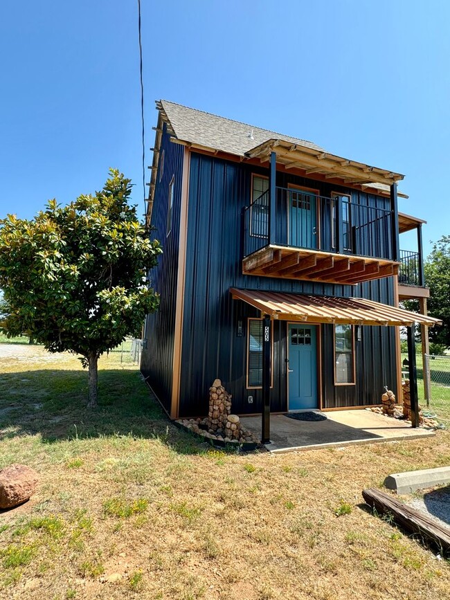 Building Photo - 501 Oak Ave Rental