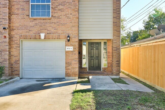 Photo - 4624 Larkspur St