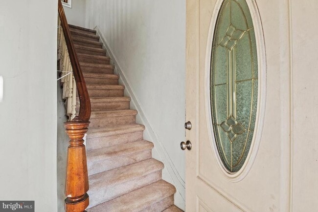 Photo - 201 N Line St