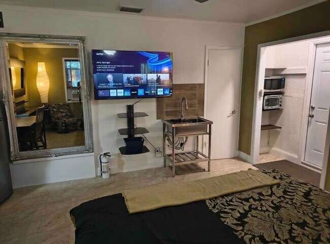 Photo - 5741 SW 24th Ave Unit B