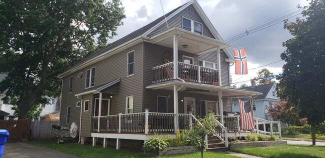 Left Front - 87 Woodlawn St Unit 87 Woodlawn St