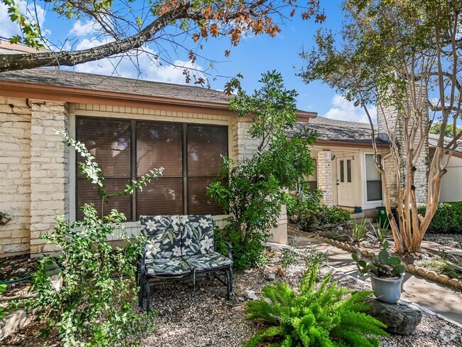 Building Photo - 8817 Honeysuckle Trail Rental