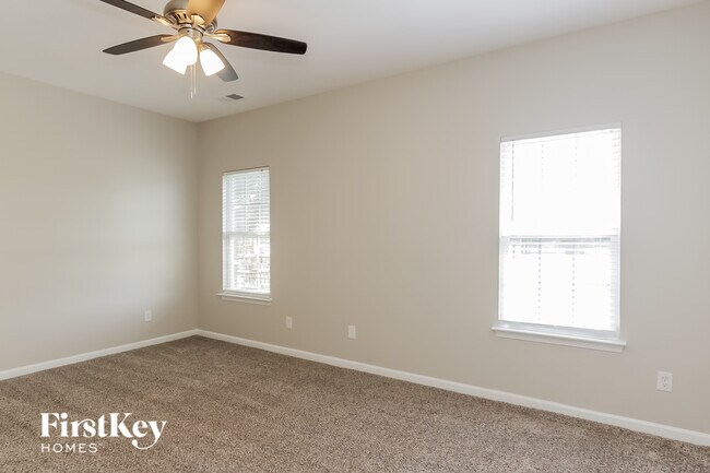 Photo - 7860 Cotswold Ct