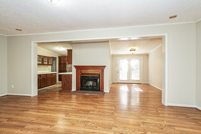 Photo - 5900 Holder Rd