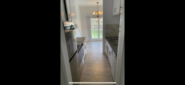 Kitchen - 10965 Rochester Ave Unit 202