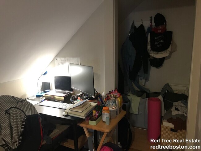 Photo - 17 Greylock Rd