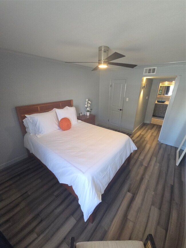 Photo - 2250 Bering Dr