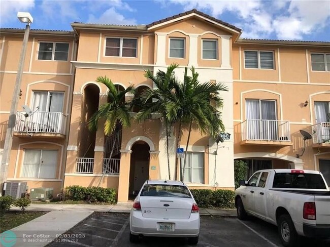 Photo - 7060 NW 177th St Unidad 103 Rental