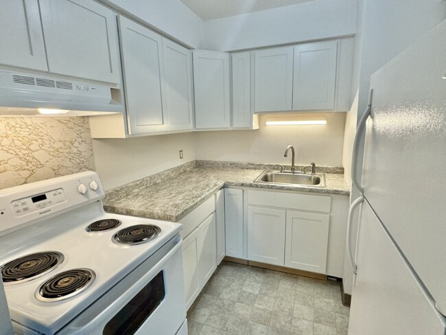 Photo - 13 Harborview Ct