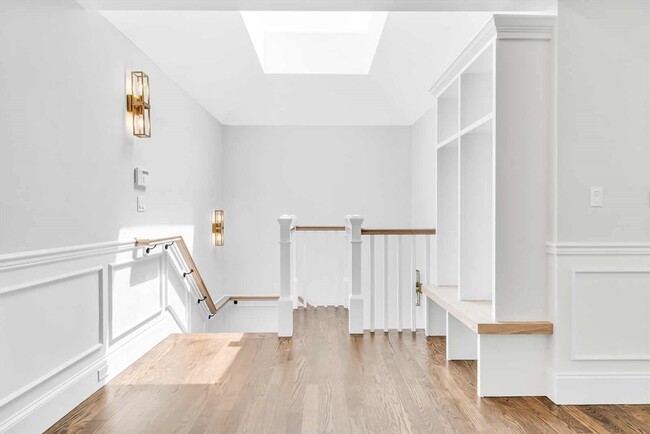 Building Photo - 128 Longwood Ave Unit 4