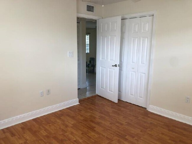 Photo - ANNUAL RENTAL - POINCIANA-2 BED/1 BATH Unit Q-1