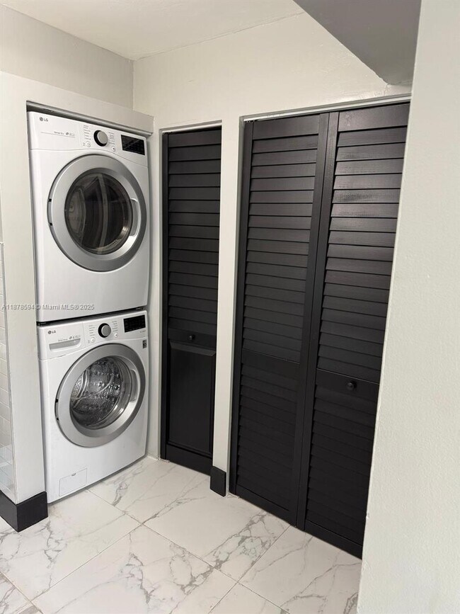 Photo - 6921 SW 129th Ave Unidad 06