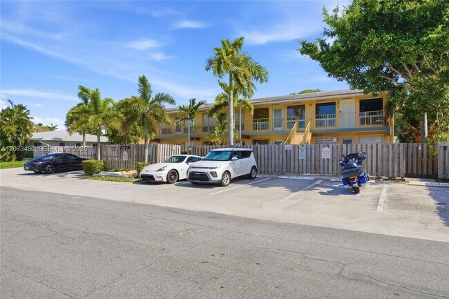2716 NE 30th Pl Unidad 207C