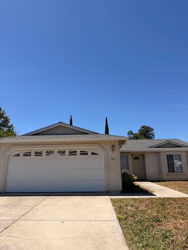 Building Photo - Updated 3-bedroom, 2-bath home in Redding