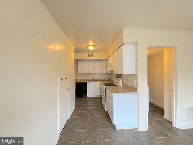 Photo - 4643 Logsdon Dr