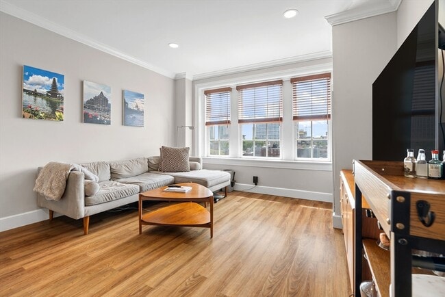 Photo - 534 Beacon St Unit 901