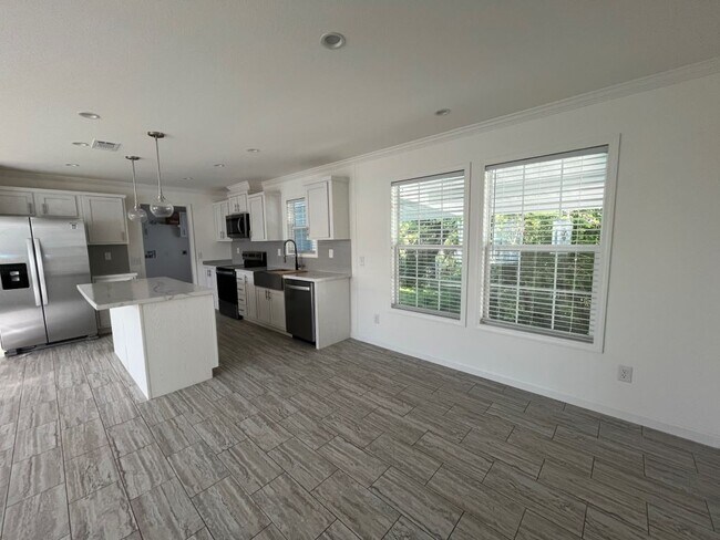 112 Leopard Ln