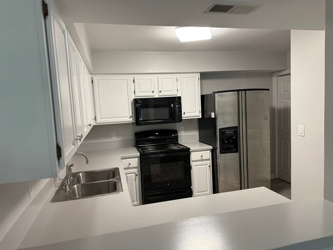 Building Photo - 5828 Harris Grove Ln Unit 5828 Rental