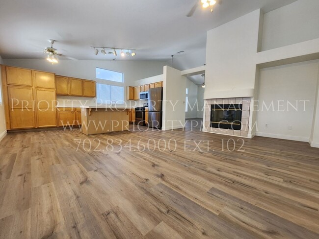 Photo - Stallion Mountain Golf Course Home~4 Bed ~...