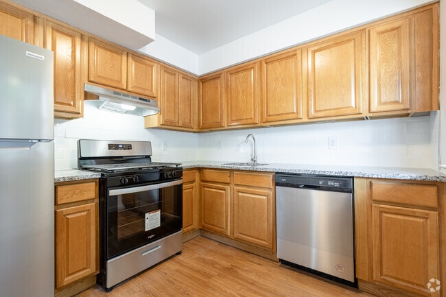 1BR 1BA - Hawthorne Garden