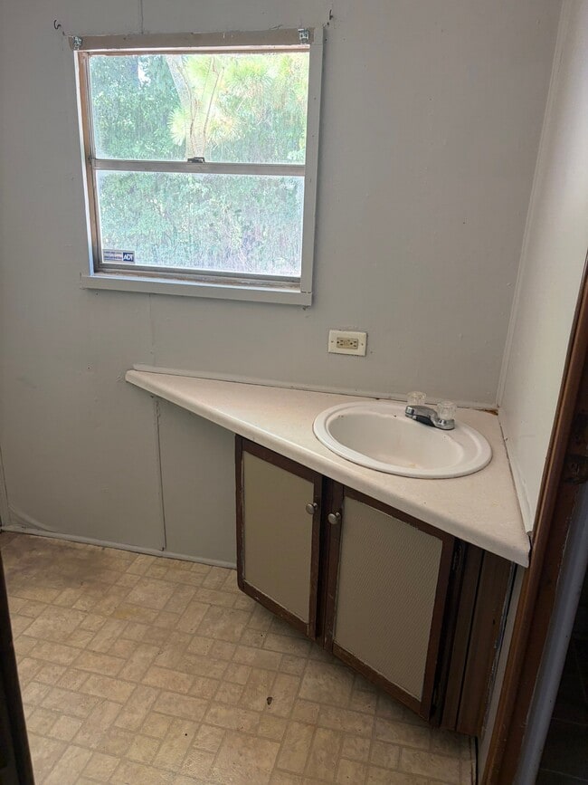 29 Coleman Dr N