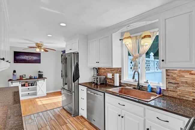 Photo - 75 Glenwood Dr