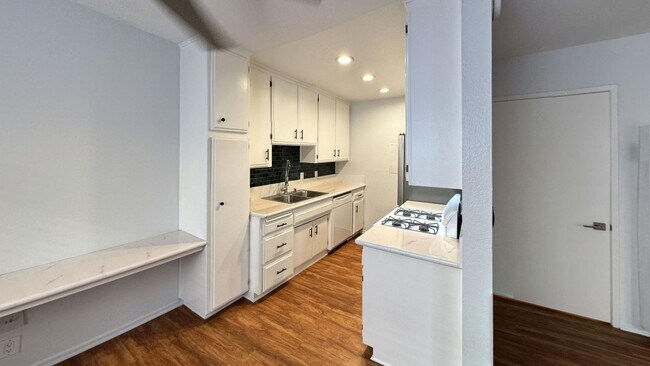 Photo - 4071 McLaughlin Ave Unidad 8