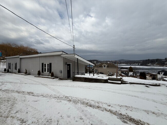 Building Photo - 823 PA-307