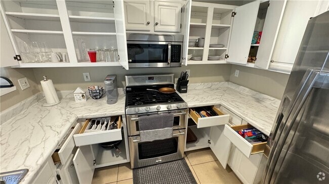 Building Photo - 5125 W Reno Ave Unit 1018 Rental