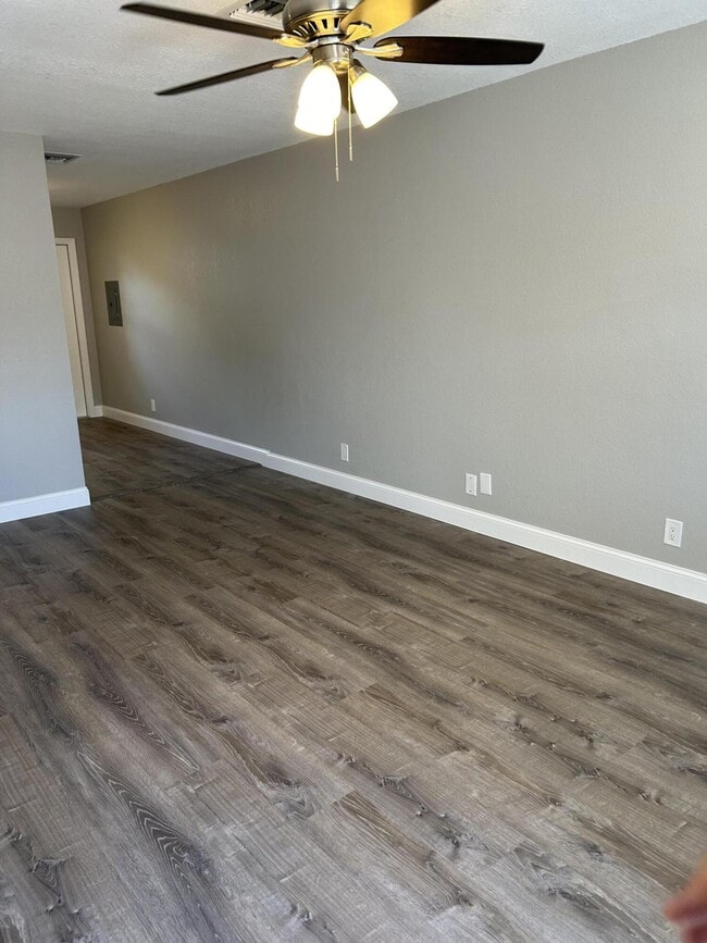 Photo - 628 N M St