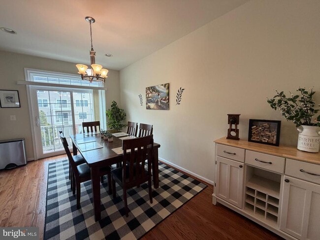 Photo - 4587 Derring Ln