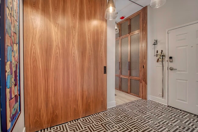 Photo - 910 W Madison St Unit 904E