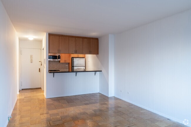 1BD, 1BA - 750SF - The Wellesley