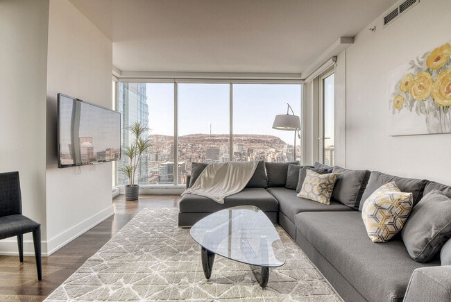 Building Photo - 1300 Boul. René-Lévesque O