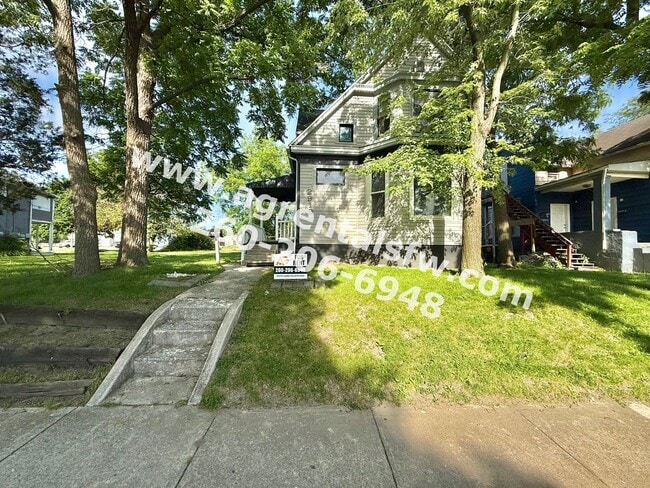 Building Photo - 2919 S Harrison St Unit 2919 S Harrison St