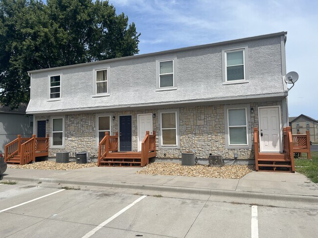 Building Photo - 628 S Lakehurst Dr Unit 628