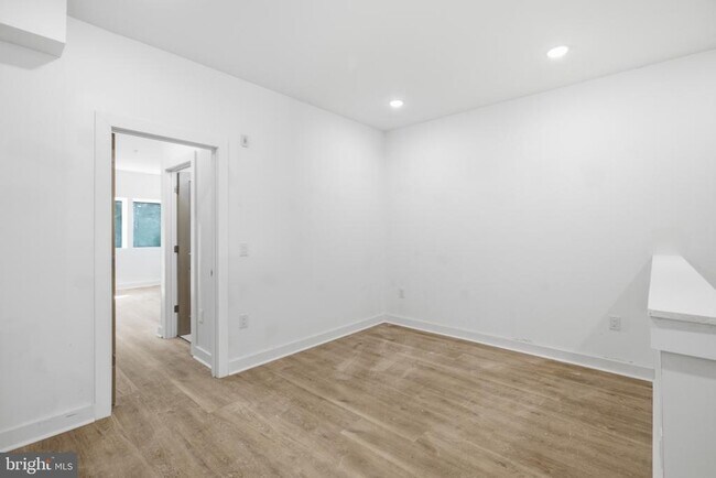 Photo - 669 N 39th St Unit 1
