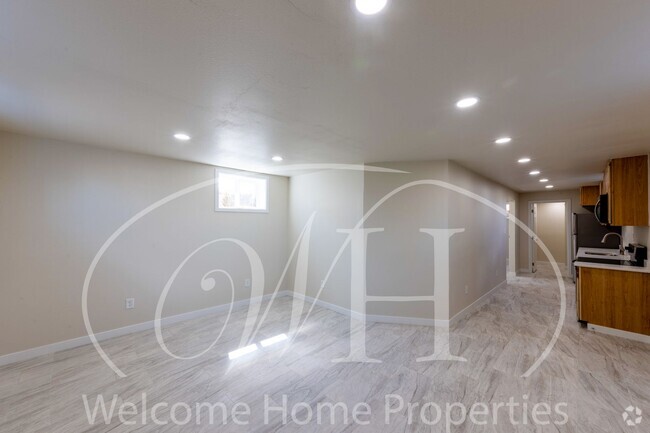 Building Photo - Newly Remodeled 1 Bedroom with an Office Unit 69 Rima Rental