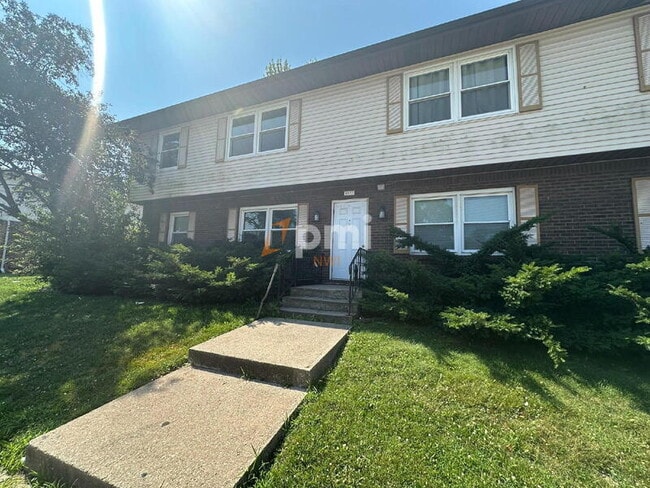 Building Photo - 5831 Creekview Ct W Unit 3 Rental