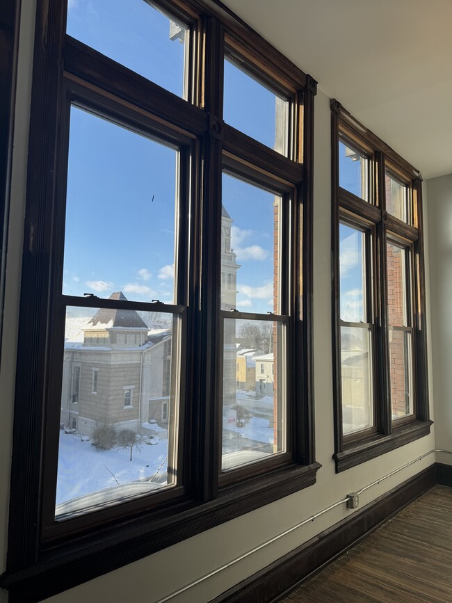 Photo - 219 N Main St