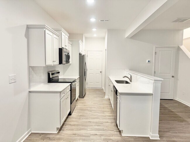 Photo - 3bd/2.5bth Paired Home near I-40 and I-77 Georgetown community in Statesville