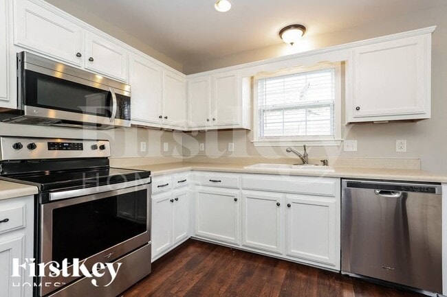 Photo - 2260 Dewey Dr