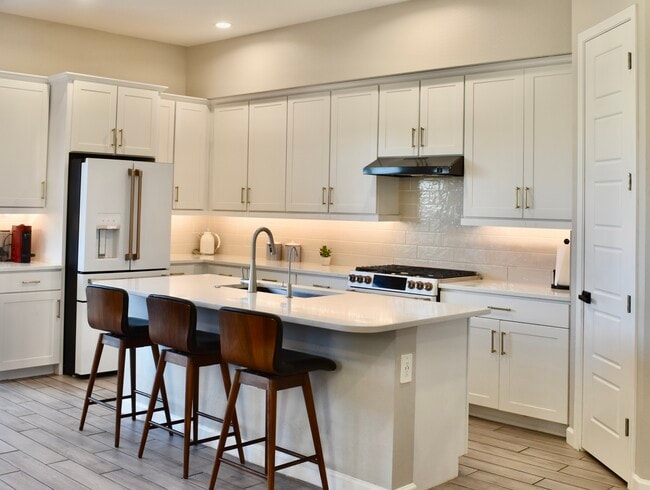 Photo - 4864 E Village Dr