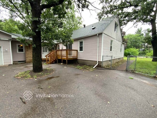 Photo - 8501 Goodhue St NE